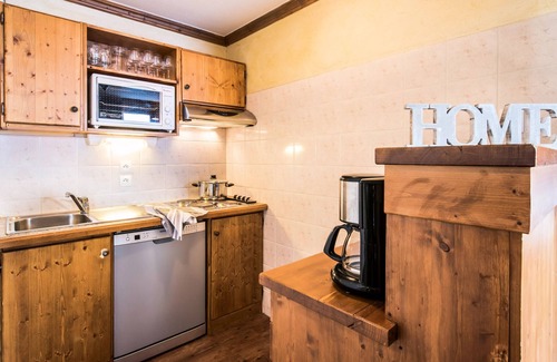 Les Almes Apartment | Residence Village Montana Tignes * - 3 Room Apartment 4 People