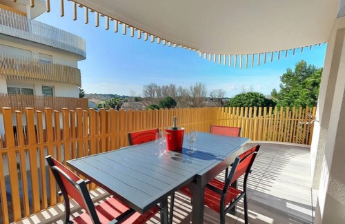 Serignan Apartment | Residence with swimming pool