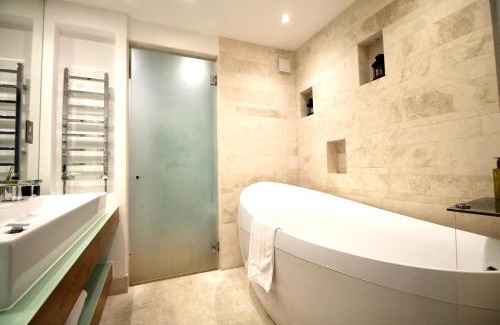 Kings Cross St. Pancras Apartment | Residences at The Gyle - London