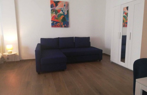 Municipio 2 Apartment | Residences Sorrentino 12 people -central station Bari