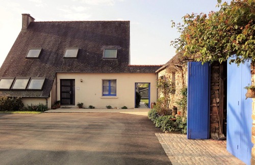 Sizun House | residential house center town