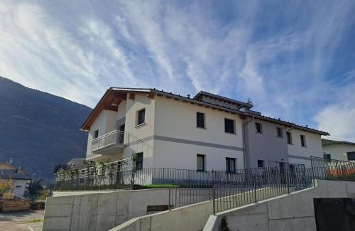 Madonna di Tirano Apartment | Residenza 39 with garage - 900 m to Bernina Express