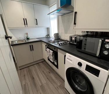 Gateshead Apartment | ResiLets - Brighton Road, Central, 2 Mile From NCL