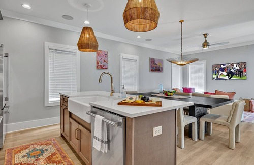 Berry Hill House | Resonant - 2 Townhomes - 2 Private Rooftop Decks