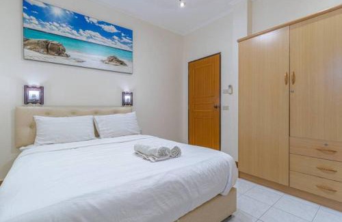 Pratumnak Hill Villa | Resort 6-3BR Huge Pool, BBQ, 300m-Beach, 8 mins to Walking Street
