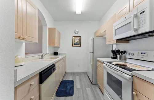 Windsor Palms Apartment | Resort Condo 3BR - Pool, Balcony, Near Disney