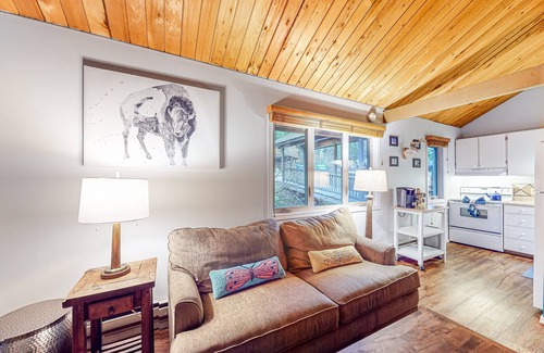 Whitefish Condo | Resort condo with in/outdoor pools, beach, fishing pond, dock, sauna, & tennis