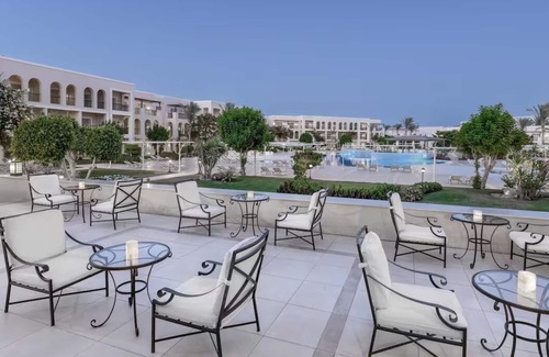 Sharm El Sheikh Hotel | Resort-Style Family Vacation: Three Rooms, Spa, Games, Pool Bar & Beach Access