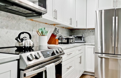 Ballentine Manor Estates House | Resort Home Near Beach + Pool + Golf + Pickleball