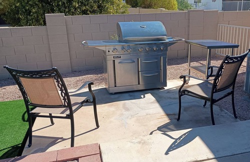 Chandler House | Resort lifestyle in award winning, Sun Lakes ! On the golf course!