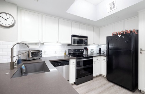 Bankers Hill Apartment | Resort like amenities, just one block from Balboa Park