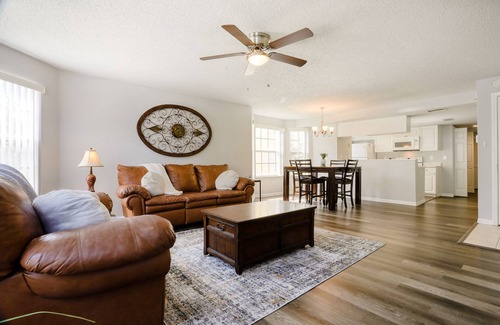 Royal Palm Bay Condo | Resort-like condo with pool, hot tub, tennis, & gym - WiFi, private W/D, Dogs OK