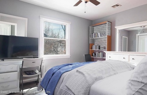 Woodrow House | Resort like Home W/Pool in NYC