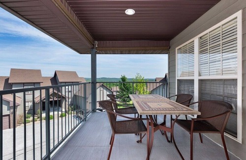 Branson West Condo | Resort Living, 2 miles to Silver Dollar City, Ozark views, resort amenities