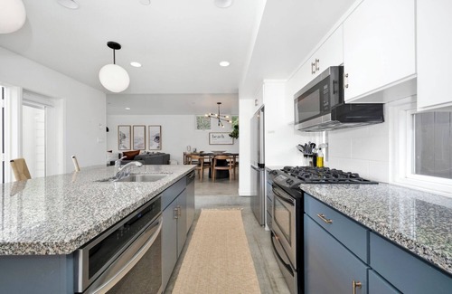 Leucadia House | Resort Living Generous Home with Poolside Serenity