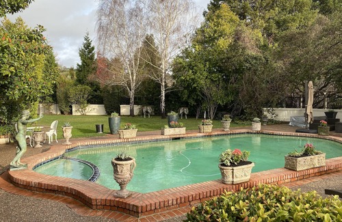 San Rafael House | Resort living in Marin ! Golf , tennis , swimming!