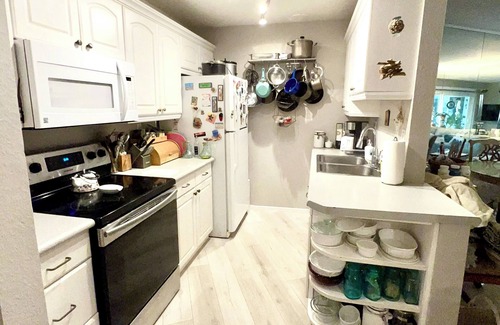 South Redondo Condo | Resort Living-Ocean View-Steps From The Sand!