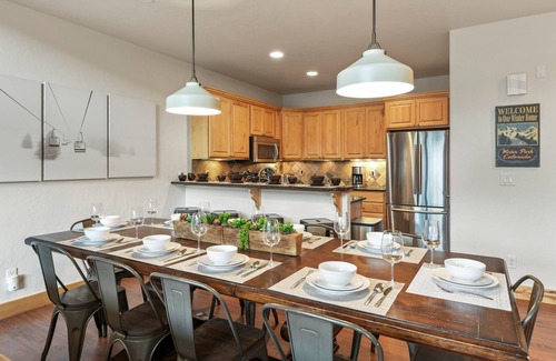 Winter Park House | Resort Luxury Villa 200 I Private Hot Tub I Great Views I Best Price I Discounted Attractions