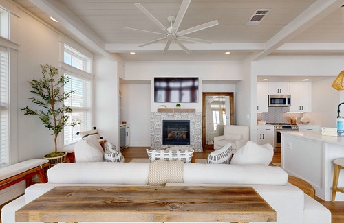 Port Aransas Cabin | Resort Pools, Golf Cart Boardwalk to Beach