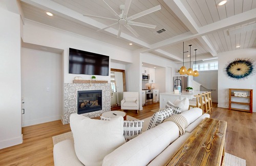 Port Aransas Cabin | Resort Pools, Golf Cart Boardwalk to Beach
