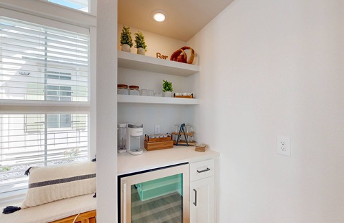 Port Aransas Cabin | Resort Pools, Golf Cart Boardwalk to Beach
