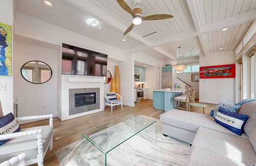Port Aransas Cabin | Resort Pools, Golf Cart Boardwalk to the Beach