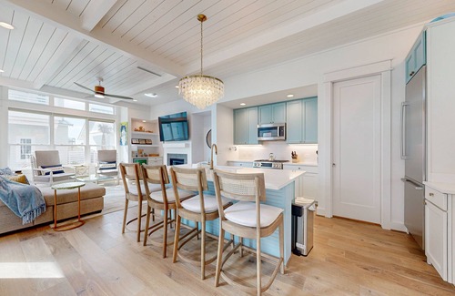 Port Aransas Cabin | Resort Pools, Golf Cart Boardwalk to the Beach