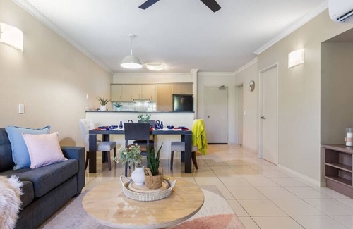 Westcourt Apartment | Resort Splendor-Top Floor Apartment in Cairns One
