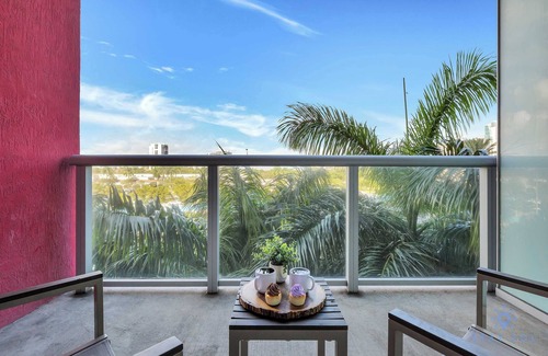 Hallandale Beach Condo | Resort Studio, Balcony with beautiful Views