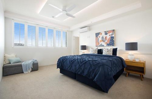 Surfers Paradise Apartment | Resort style 3br unit w/huge entertainers balcony
