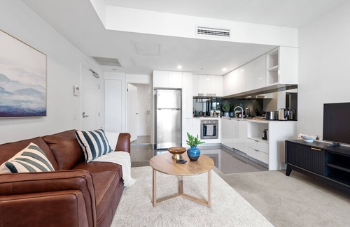 South Brisbane Apartment | Resort-Style Living! ~ 1Bed/1Bath/1Car