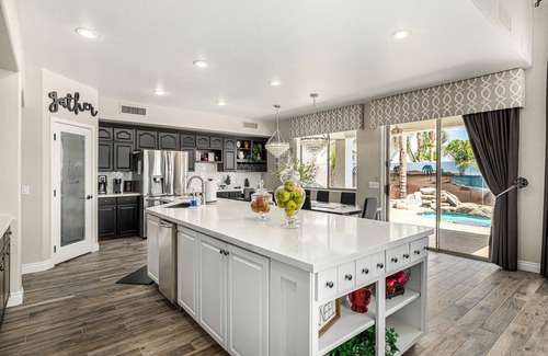 East Mesa House | Resort-Style Luxury ~ Pool, Hot Tub, Water Slide, Sports Courts & Family Fun