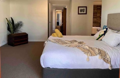 Ballina House | Resort Style Oasis, In-Town Hide-Away