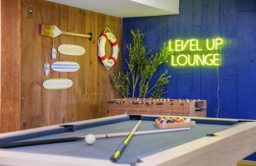 Largo House | Resort-Style Oasis Pool Mini Golf Playground