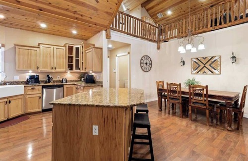 Pinetop House | Resort Style Pine Top Cabin | Deck Views | Sleeps