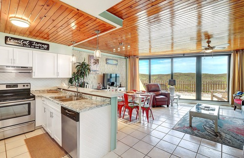 Port Aransas Condo | Resort Style Pools | Private Beach Access | MP102