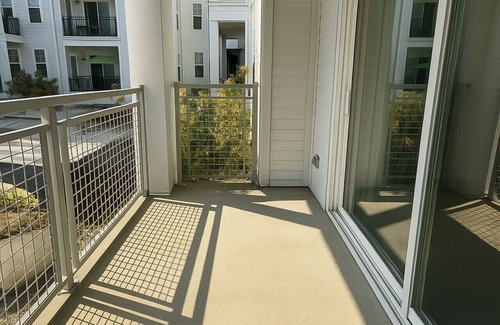 Forest Park Apartment | Resort-Style Retreat | 1 King/2 Queens, Pool table