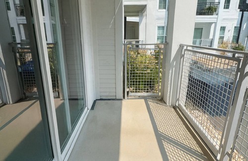Forest Park Apartment | Resort-Style Retreat | 1 King/2 Queens, Pool table
