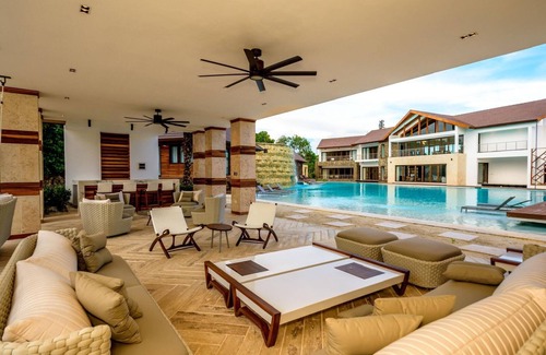Casa de Campo Villa | Resort Style Villa with Swim Up Bungalows in Casa De Campo