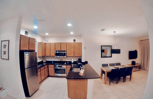 Kissimmee House | Resort Townhouse 2BR 2.5BA 5 mi from Disney World❣