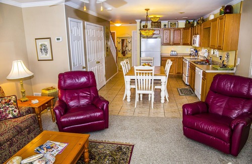 Fairfield Glade Condo | 🌄Resort Vacations at Fairfield Glade TN Gorgeous Lake Front Two Bedroom Condo