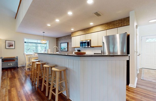 Sea Trail House | Resort Villa Close to Golf & Beach