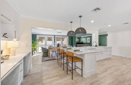 Lake Clarke Shores House | Resort Villa! Heated Pool+Golf+Firepit+Turf Sports