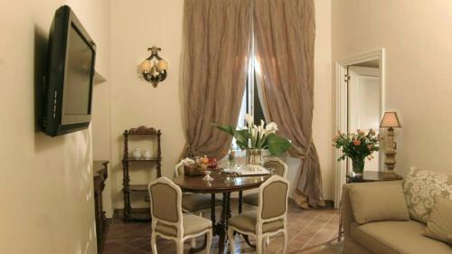 Rione IV Campo Marzio Apartment | Respighi Apartments - Rome City Center