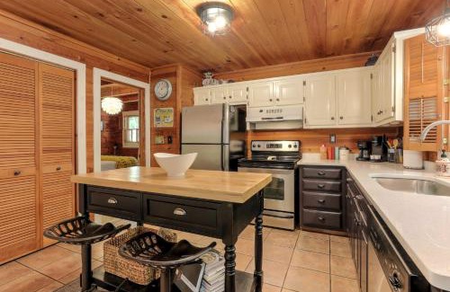 Big Canoe House | Respite at Big Canoe - Wood-burning fireplace bright interiors Wifi