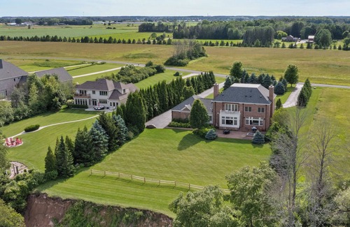 Newton House | Rest and Relax in Luxury on Lake Michigan! Beach, Gameroom, Theater, and Calm