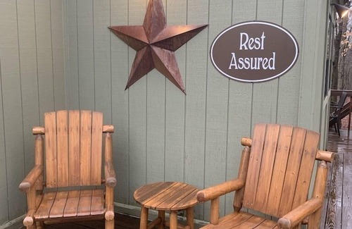 Davis Cabin | Rest Assured in Black Bear Resort-Hike, Ski, Swim, Bike, Pickleball, and Relax!