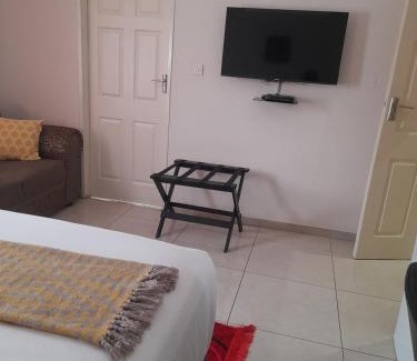 Serowe Bed & Breakfast | Rest & Digest