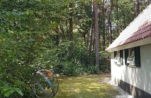 IJhorst House | Rest park, holiday home in a forest on the edge of a park