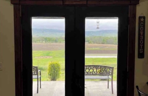 Daisy House | ★Rest & Replenish★ | 10min to Lake | Stunning Mountain Views